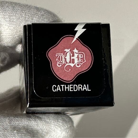 KVD Beauty Kat von D Studded Kiss Lipstick Cathedral Full Size 3.0g .10 oz BNIB - Picture 11 of 13